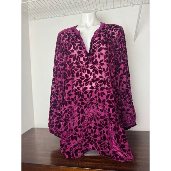 Torrid Tops - Torrid Floral Blouse, Magenta with Velvet Floral Pattern Size 3X NWT